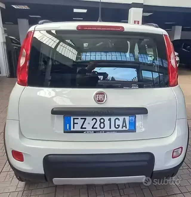 Usata Fiat Panda 4x4 S 84 CV (61 kW) 2019 Bianco Utilitaria