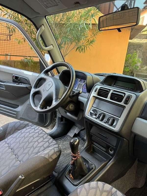 Usata Mitsubishi Pajero 120 CV (88 kW) 2000 Argento SUV