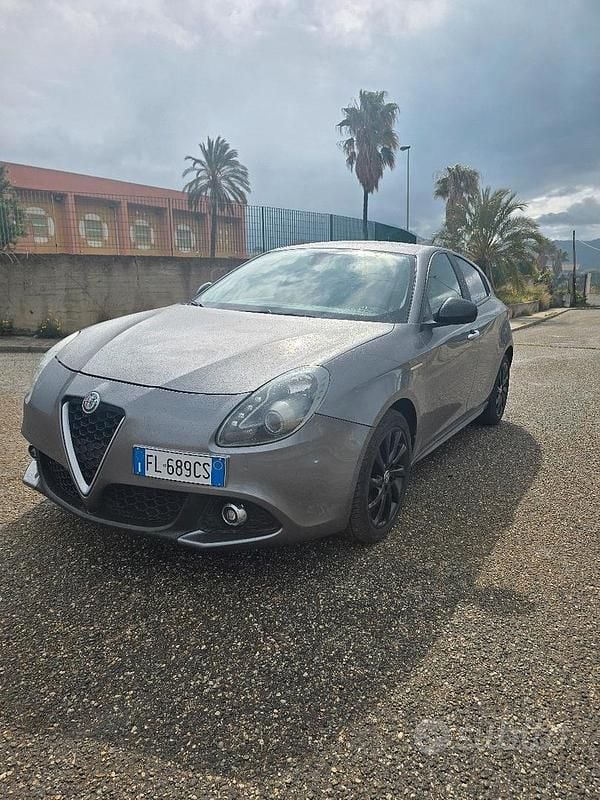 Usata Alfa Romeo Giulietta 120 CV (88 kW) 2017 Grigio Utilitaria