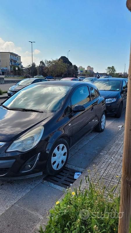 Usata Opel Corsa 85 CV (62 kW) 2011 Nero Utilitaria
