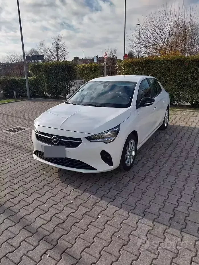 Używany Opel Corsa Edition 75 KM (55 kW) 2021 Biały Hatchback