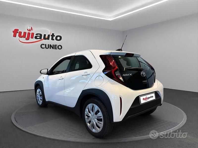 Usata Toyota Aygo X Active 72 CV (52 kW) 2025 Bianco SUV