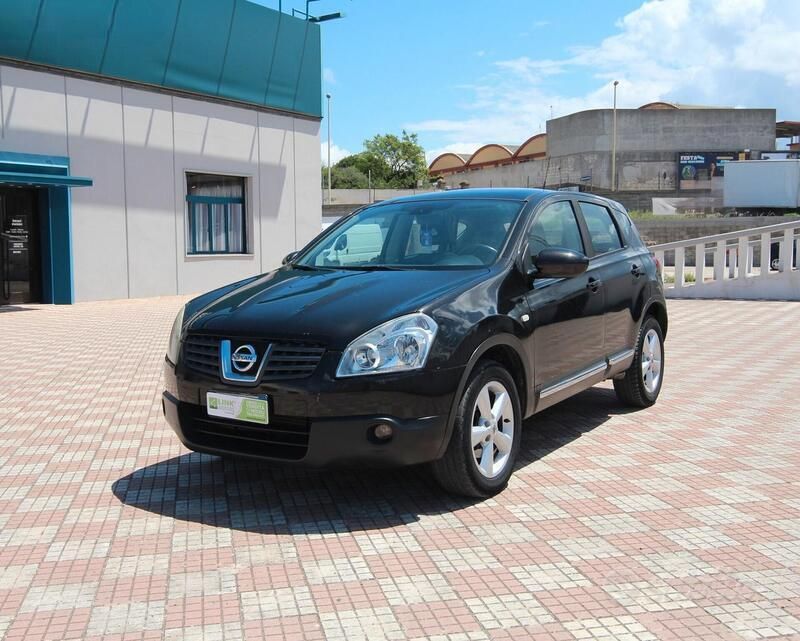 Nero pastello Usata 2008 Nissan Qashqai Tekna SUV | 5500 € (Cara) - Immagine 1/4