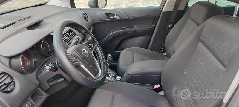 Usata Opel Meriva 110 CV (80 kW) 2011 Grigio Monovolume