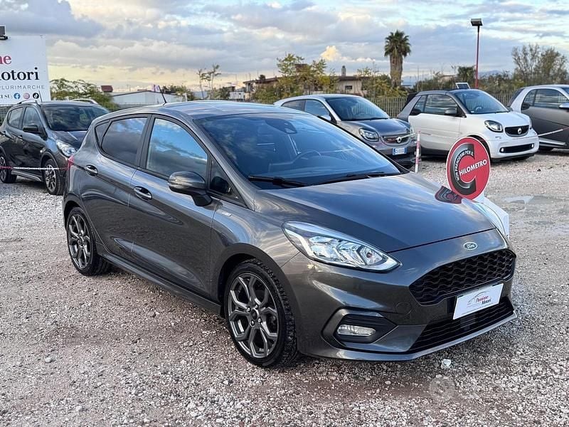 Usata Ford Fiesta ST-Line 86 CV (63 kW) 2017 Grigio Berlina