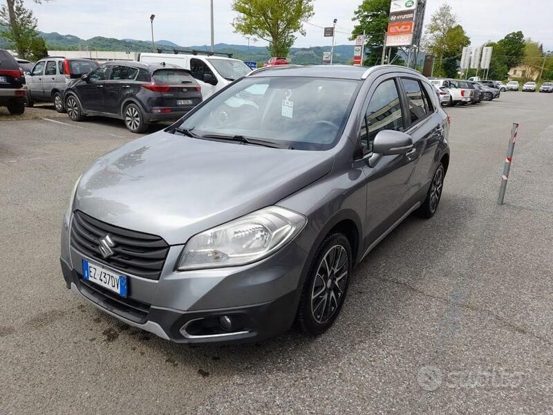 Grigio Usata 2015 Suzuki SX4 S-Cross Cool SUV | 8900 € (Cara) - Immagine 1/4