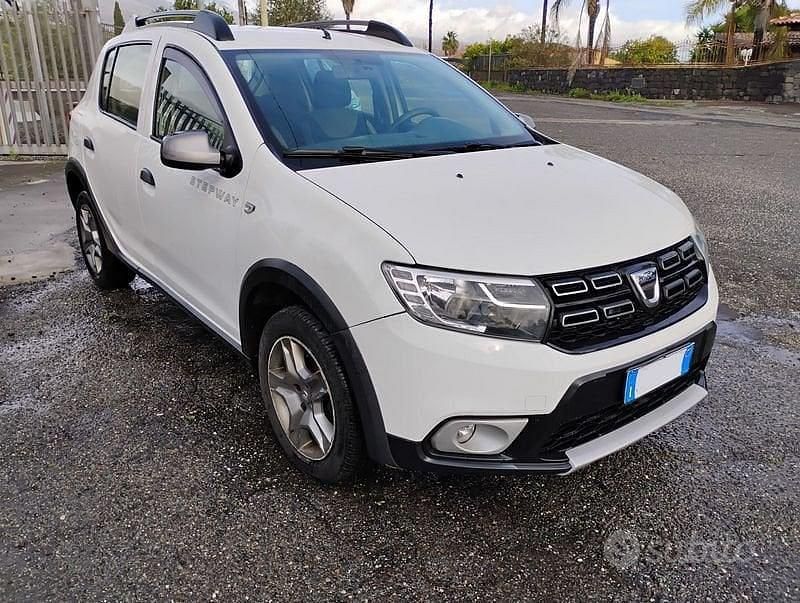 Usata Dacia Sandero Stepway 90 CV (66 kW) 2017 Bianco Berlina