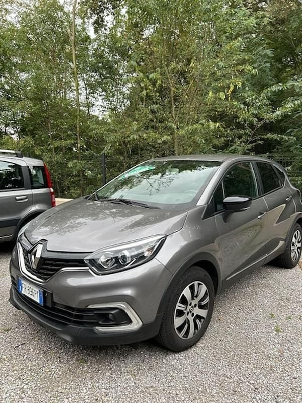 Gray Usata 2018 Renault Captur SUV | 10.300 € (Buon prezzo) - Immagine 1/4