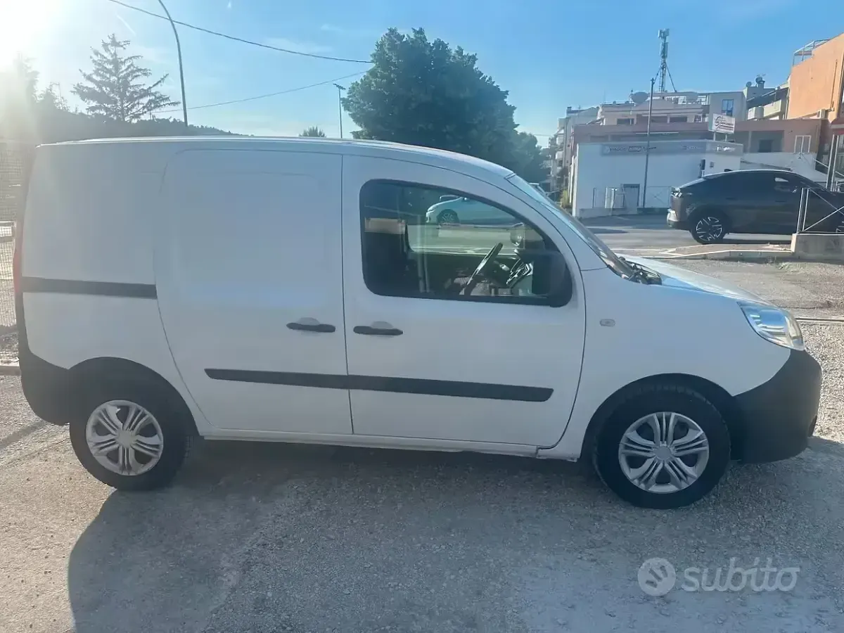 Usata Renault Kangoo 90 CV (66 kW) 2018 Bianco Monovolume
