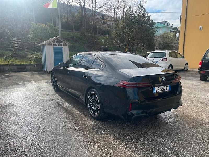 Usata BMW 520 M Sport 197 CV (144 kW) 2024 Nero Berlina