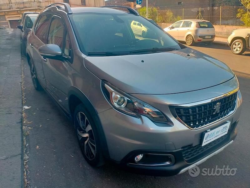 Grigio Usata 2019 Peugeot 2008 S SUV | 12.500 € (Ottimo prezzo) - Immagine 1/4