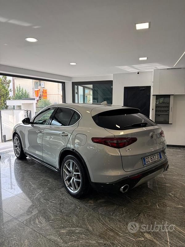 Usata Alfa Romeo Stelvio Super 210 CV (154 kW) 2020 Grigio SUV