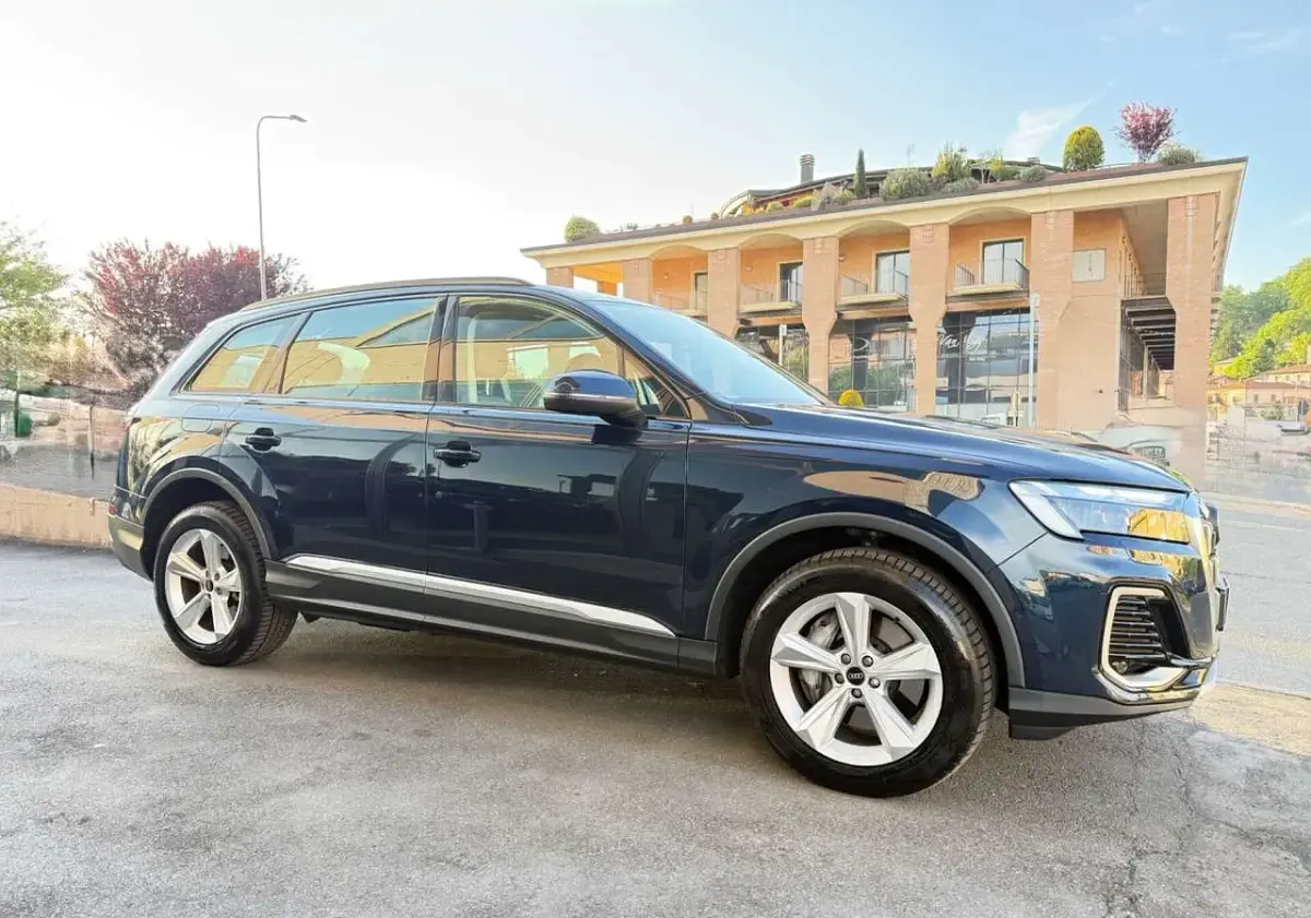 Usata Audi Q7 231 CV (169 kW) 2024 Blu/azzurro SUV