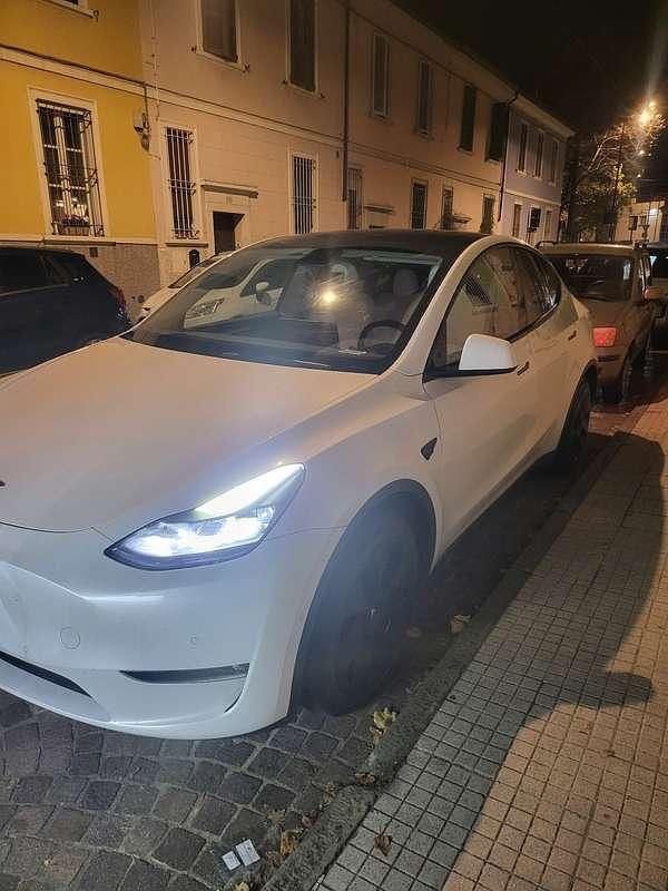Usata 2021 Tesla Model Y SUV | 31.000 € (Buon prezzo) - Immagine 1/4