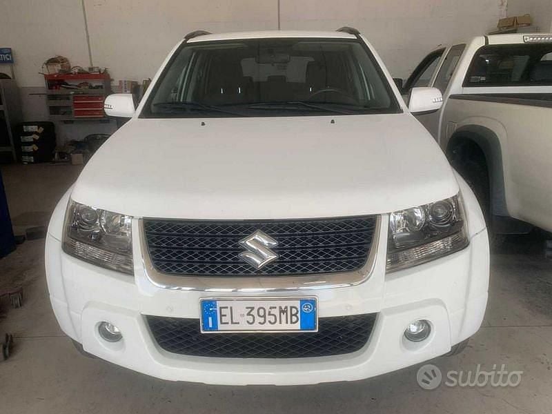 Usata Suzuki Grand Vitara 129 CV (94 kW) 2012 Bianco SUV