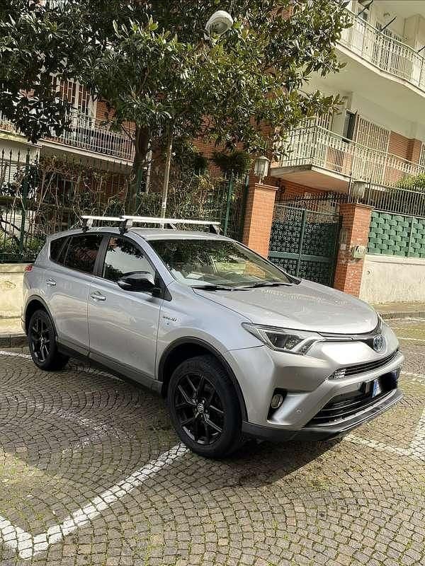 Usata Toyota RAV4 Hybrid 155 CV (114 kW) 2018 SUV