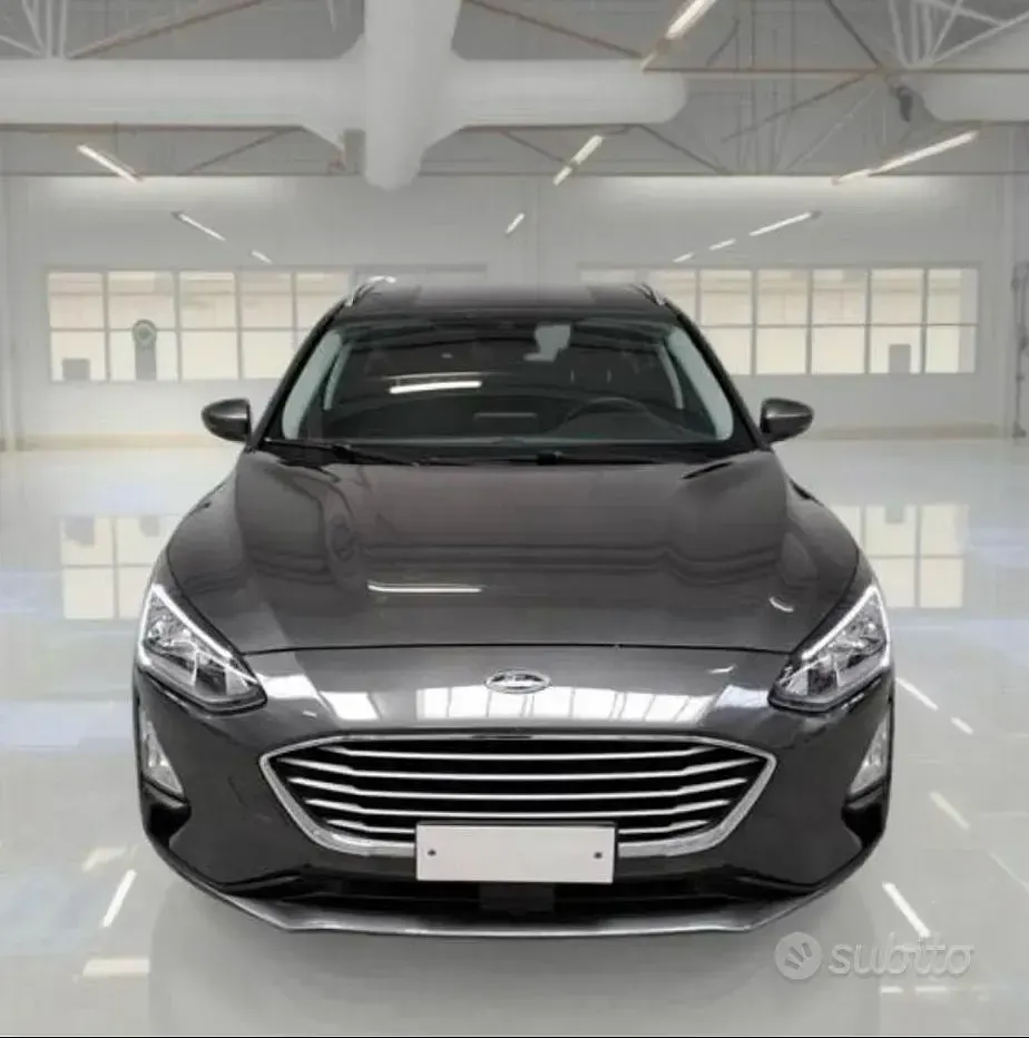 Usata Ford Focus Business Edition 120 CV (88 kW) 2020 Grigio Station wagon