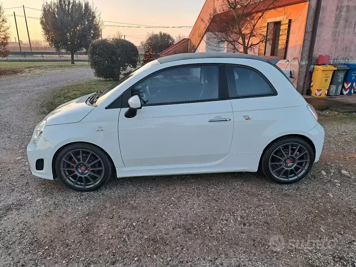 Usata Abarth 500C Esseesse 140 CV (102 kW) 2011 Bianco Cabrio