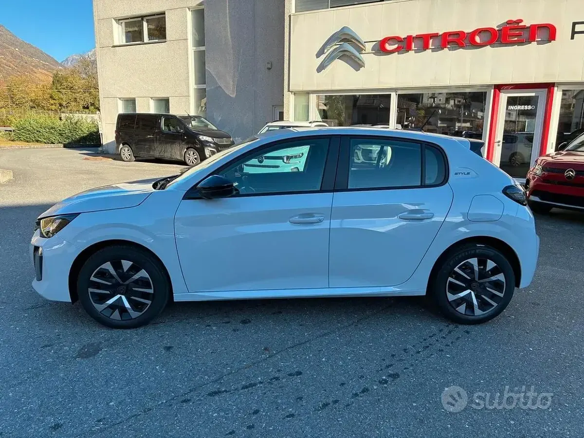 Nuova Peugeot 208 Style 101 CV (74 kW) 2026 Bianco Utilitaria