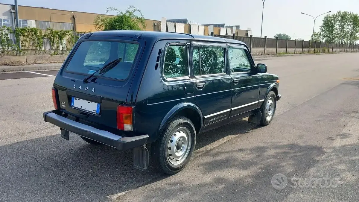 Usata Lada niva 83 CV (61 kW) 2019 Verde SUV