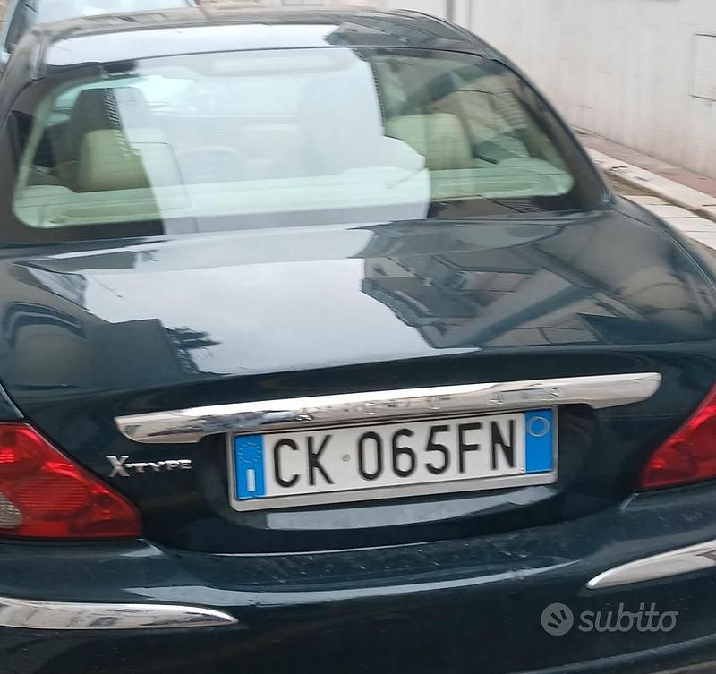 Usata Jaguar X-type Executive 131 CV (96 kW) 2003 Verde Berlina
