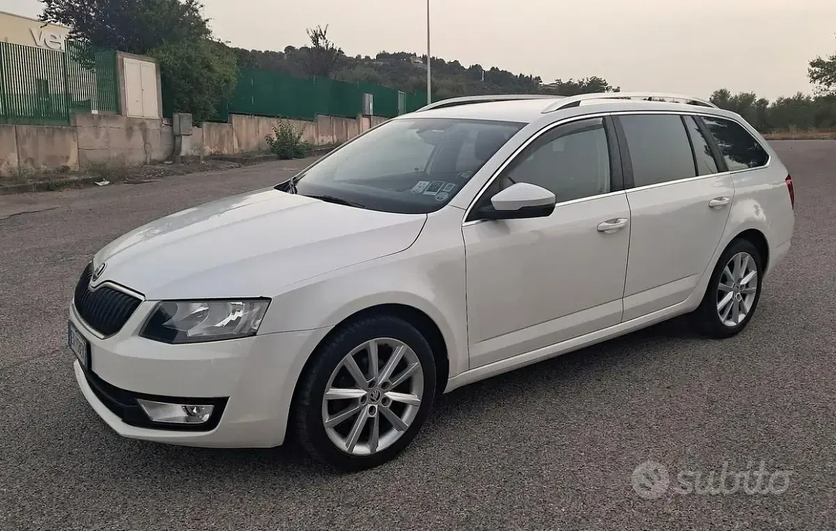 Usata Skoda Octavia Elegance 105 CV (77 kW) 2014 Bianco Station wagon
