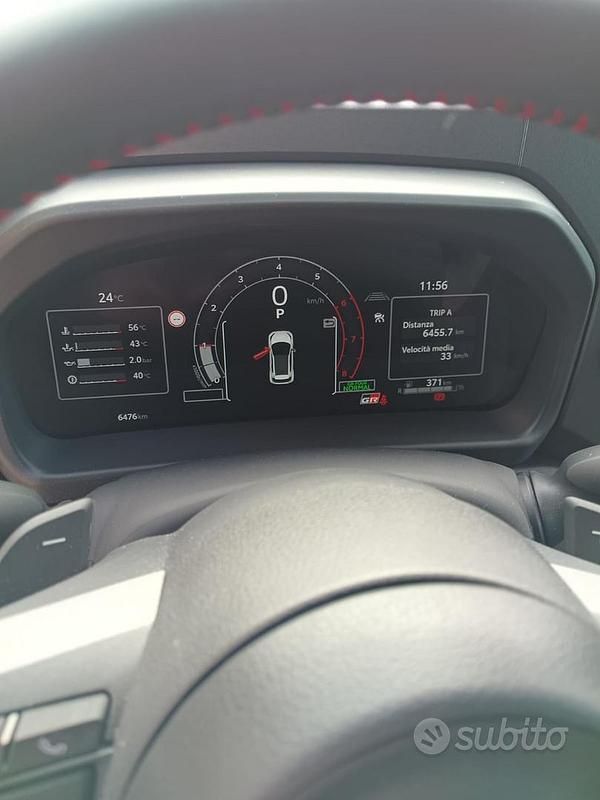 Usata Toyota Yaris 280 CV (205 kW) 2024 Bianco Utilitaria