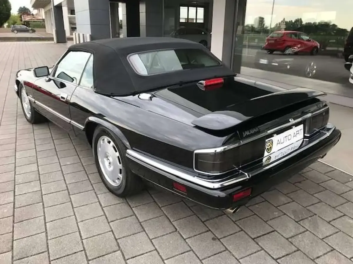 Usata Jaguar XJS 222 CV (163 kW) 1996 Nero Cabrio