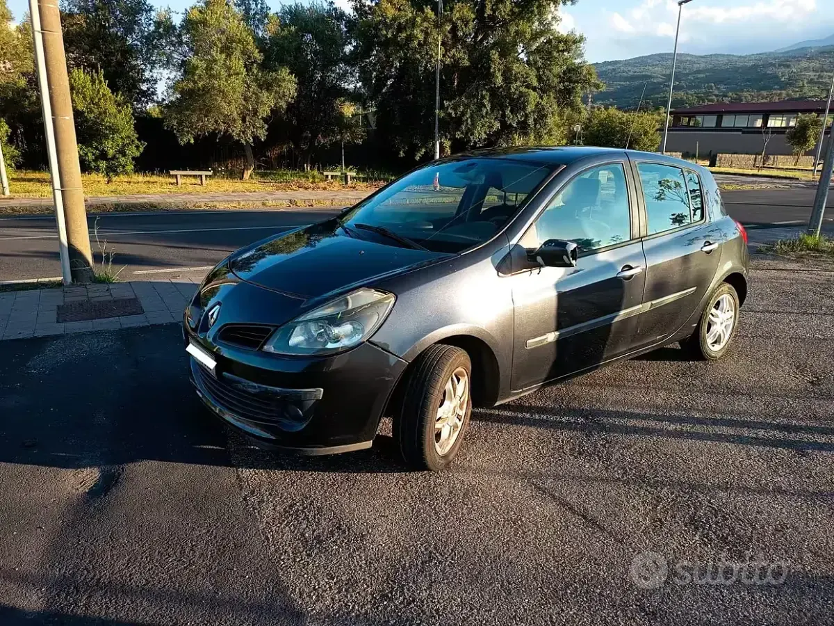 Usata Renault Clio II 58 CV (42 kW) 2007 Berlina