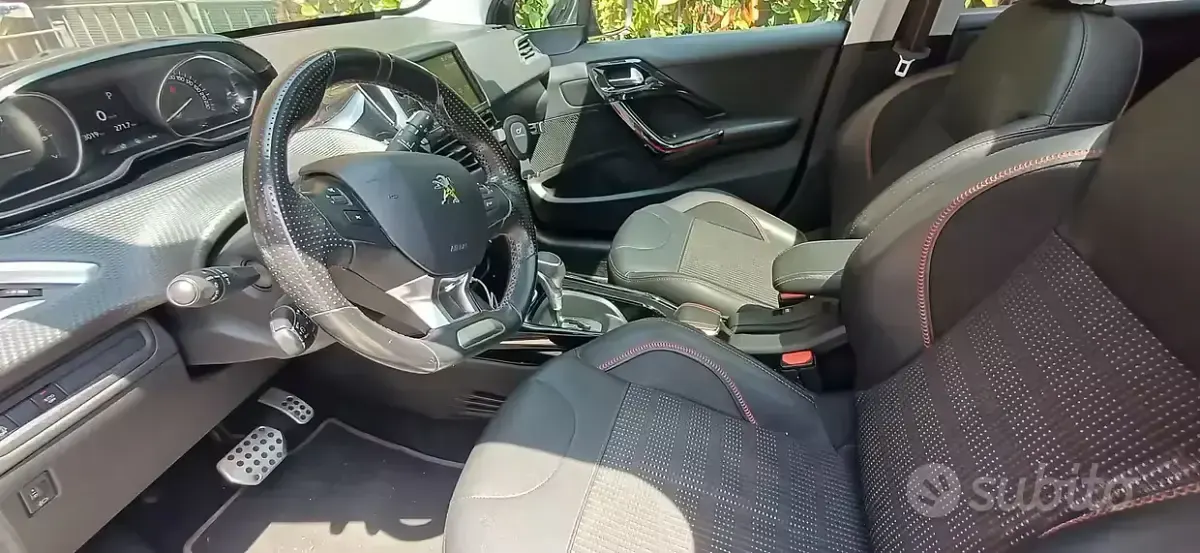Usata Peugeot 2008 GT-line 82 CV (60 kW) 2017 Grigio SUV