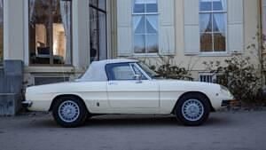 Usata Alfa Romeo Spider Veloce 132 CV (97 kW) 1977 Beige Cabrio