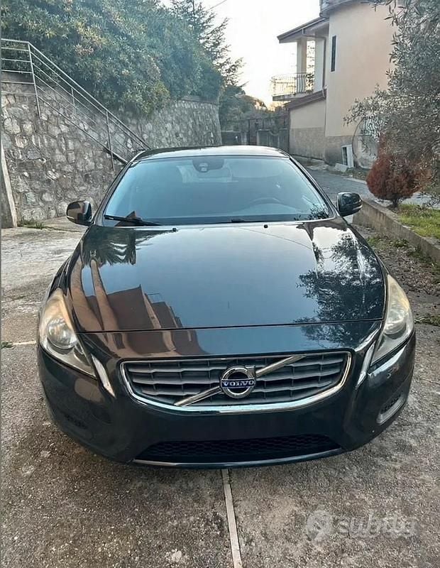Usata Volvo V60 115 CV (84 kW) 2012 Grigio Station wagon