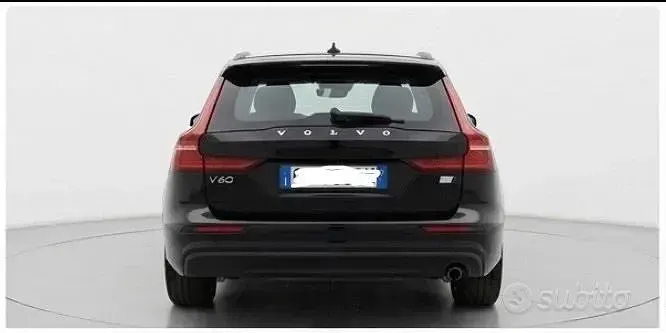 Usata Volvo V60 Business Edition 150 CV (110 kW) 2020 Nero Station wagon