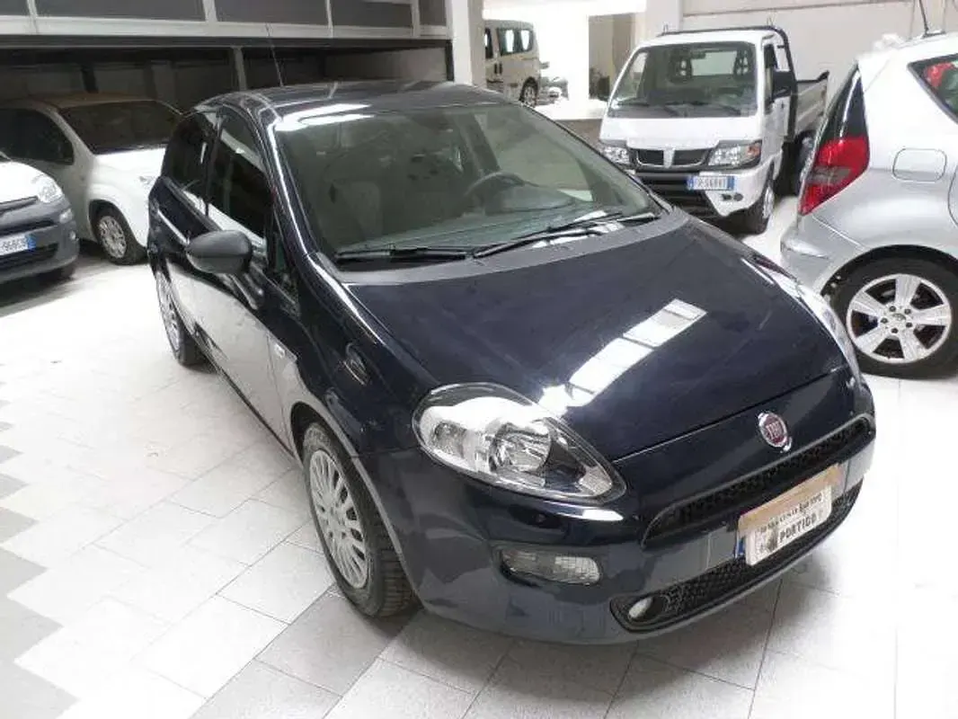 Usata Fiat Punto Street 95 CV (69 kW) 2018 Blu/azzurro Utilitaria