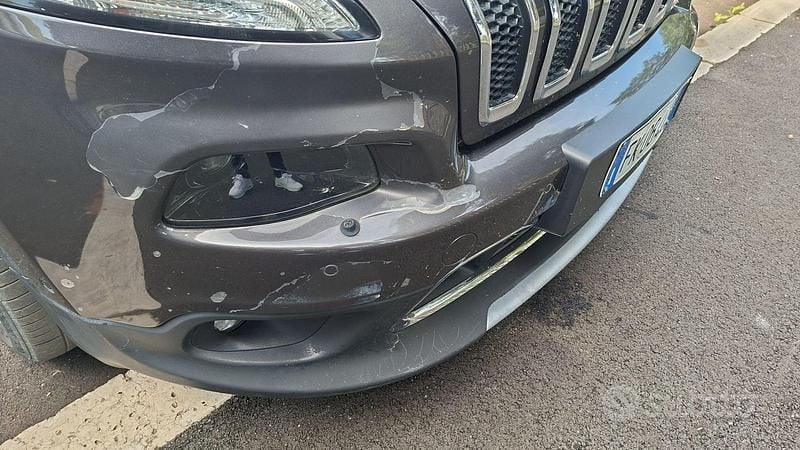 Usata Jeep Cherokee Limited 140 CV (102 kW) 2017 Grigio SUV