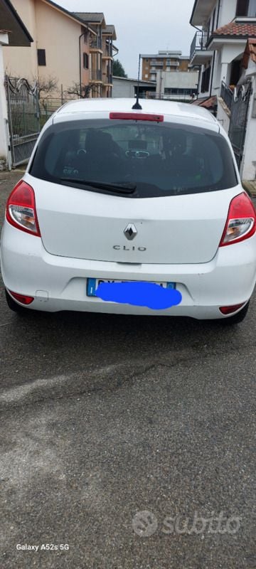 Usata Renault Clio II 75 CV (55 kW) 2009 Bianco Utilitaria