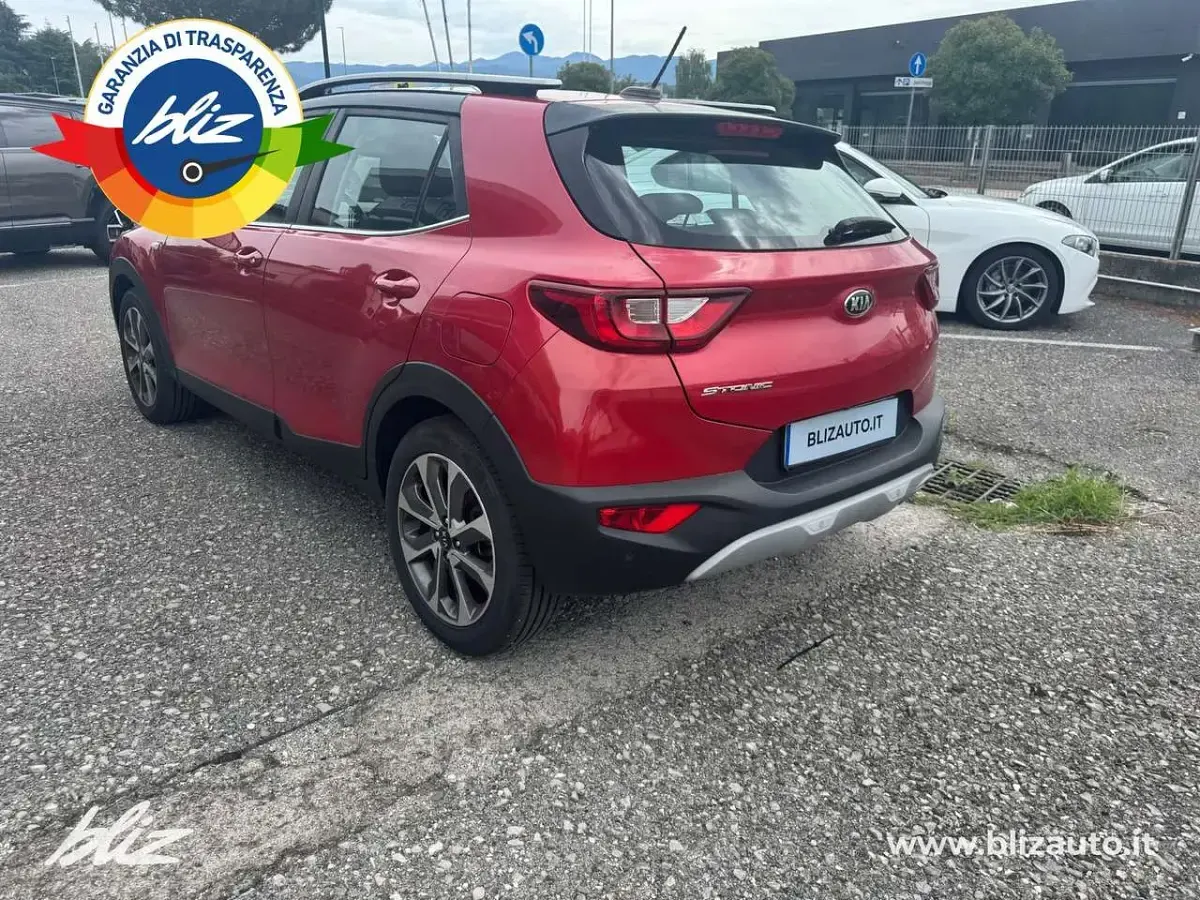 Usata Kia Stonic Urban 101 CV (74 kW) 2019 Rosso SUV