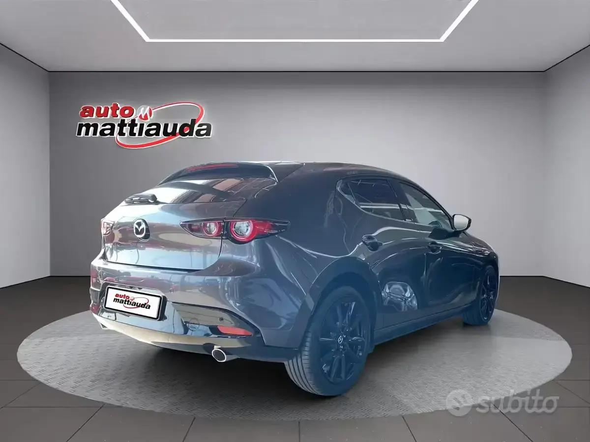 Nuova Mazda 3 Homura-Line 140 CV (102 kW) 2026 Grigio Berlina