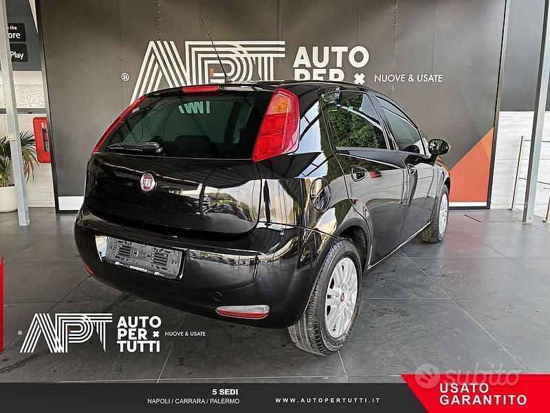 Usata Fiat Punto Street 69 CV (50 kW) 2018 Nero Berlina