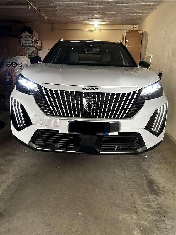Usata Peugeot 2008 GT 131 CV (96 kW) 2024 SUV