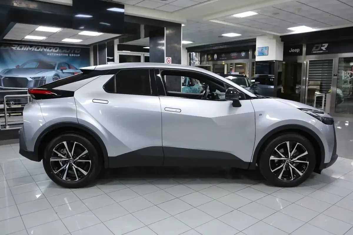 Usata Toyota C-HR Trend 98 CV (72 kW) 2025 Argento SUV