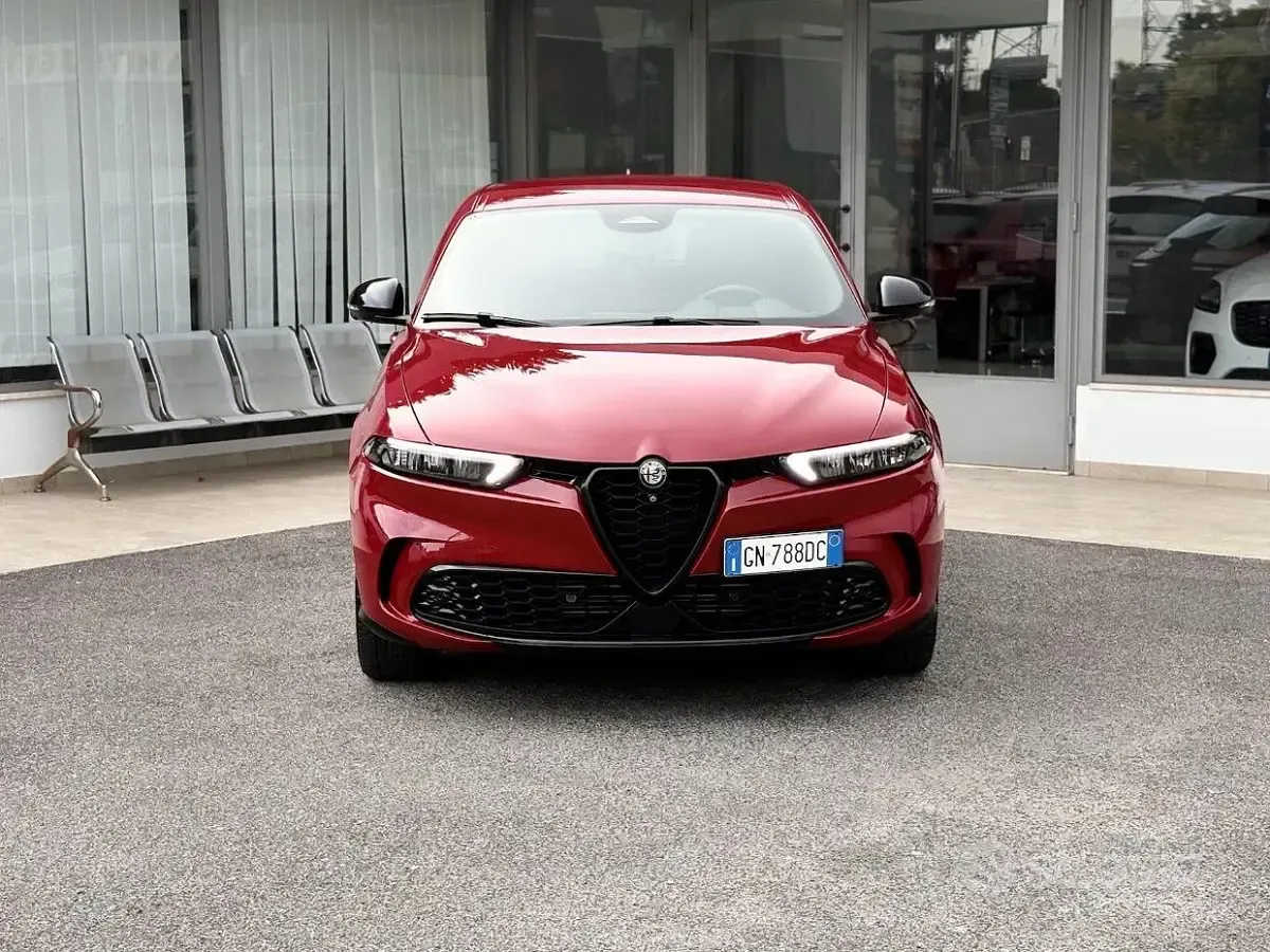 Usata Alfa Romeo Tonale 131 CV (96 kW) 2023 Rosso SUV