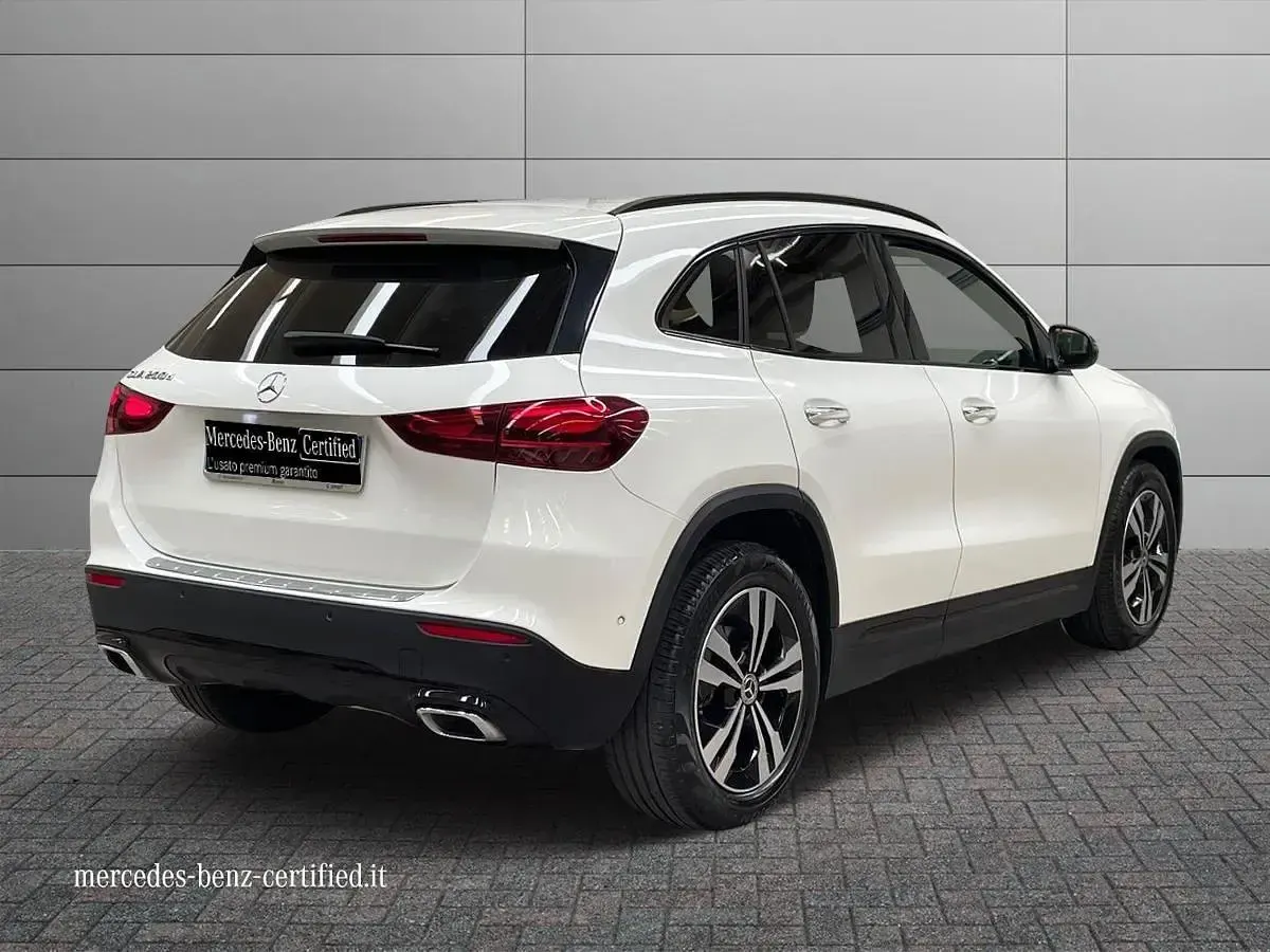 Usata Mercedes GLA200 Advanced Plus 150 CV (110 kW) 2024 Bianco SUV