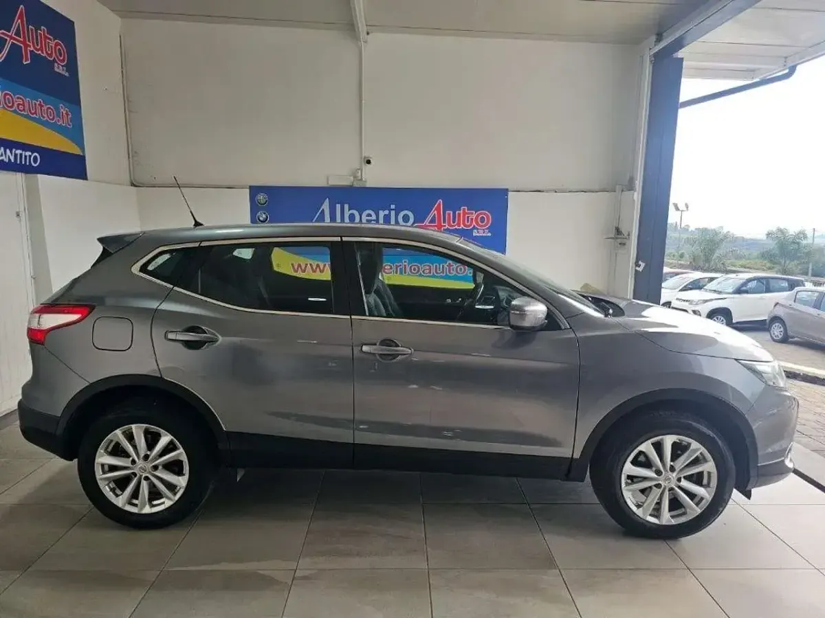 Gebraucht Nissan Qashqai Acenta Premium 131 PS (96 kW) 2016 Grau SUV