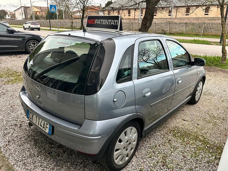 Usata Opel Corsa Edition 65 CV (47 kW) 2014 Grigio Utilitaria