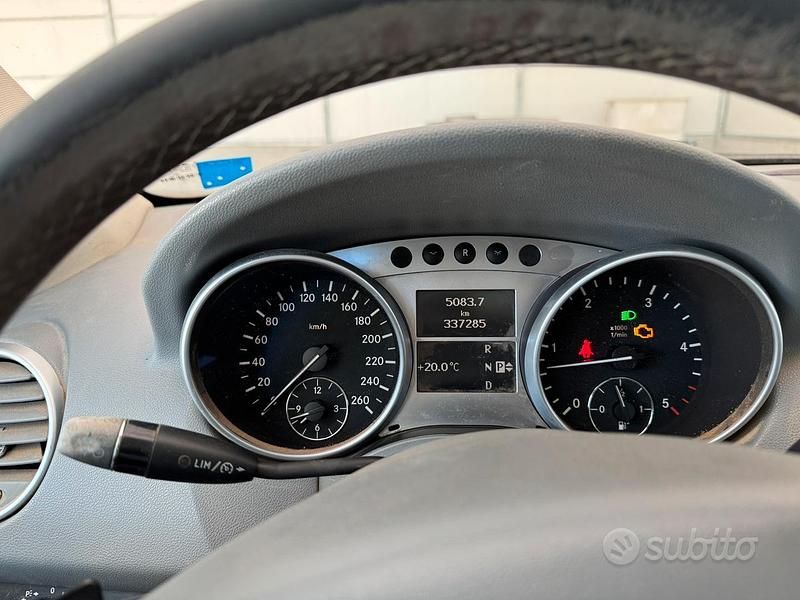 Nero Usata 2011 Mercedes 350 Station wagon | 9000 € - Immagine 1/4