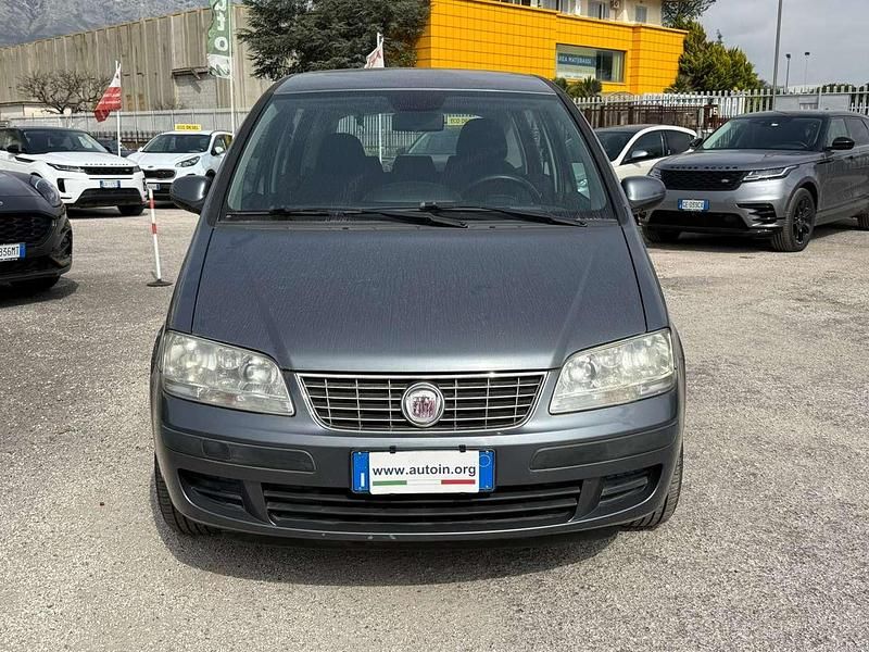 Usata Fiat Idea Dynamic 95 CV (69 kW) 2012 Grigio Monovolume