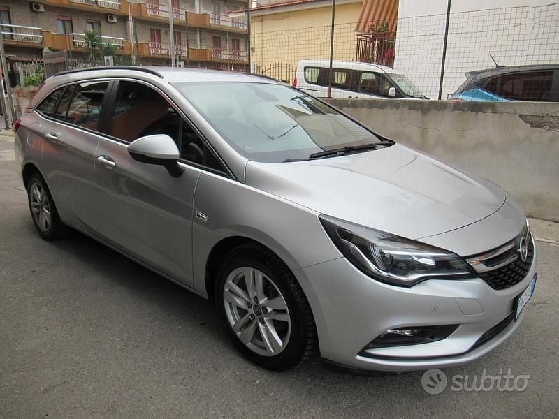 Usata Opel Astra Business 110 CV (80 kW) 2018 Grigio Station wagon