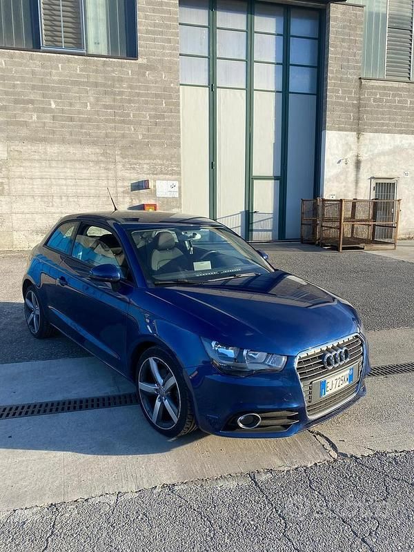 Usata Audi A1 Ambition 105 CV (77 kW) 2011 Blu Berlina