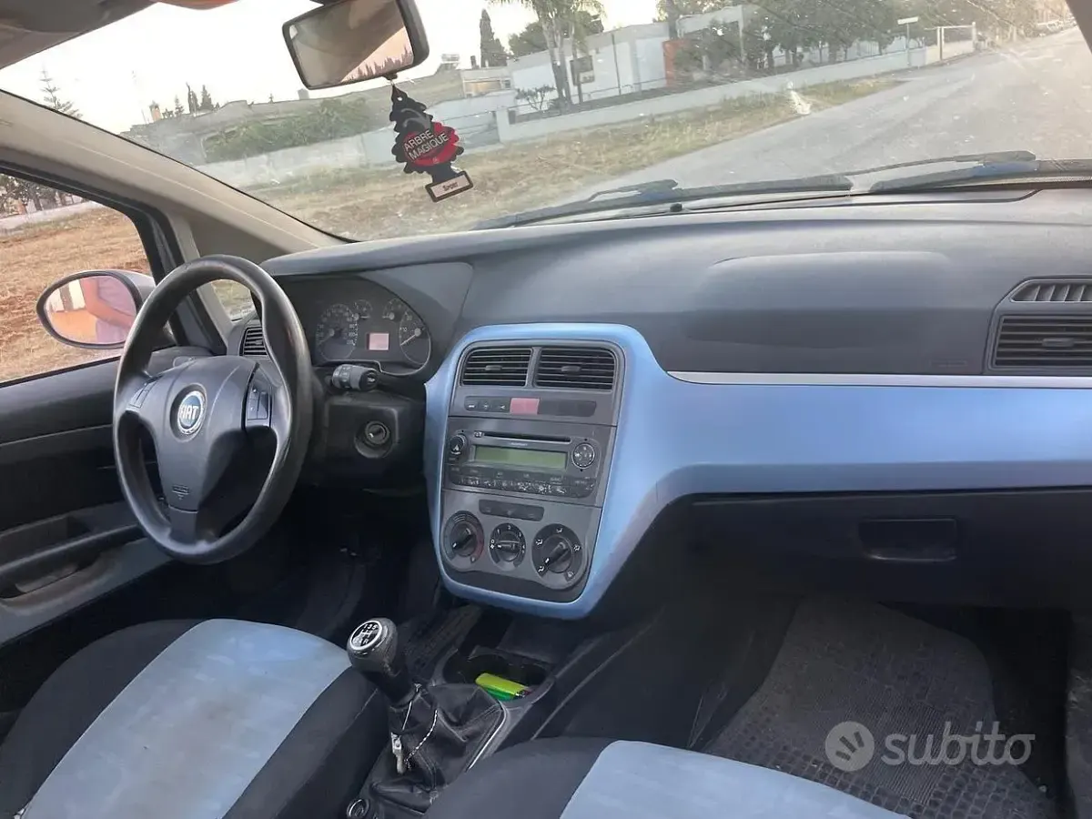 Usata Fiat Grande Punto 75 CV (55 kW) 2006 Grigio Utilitaria